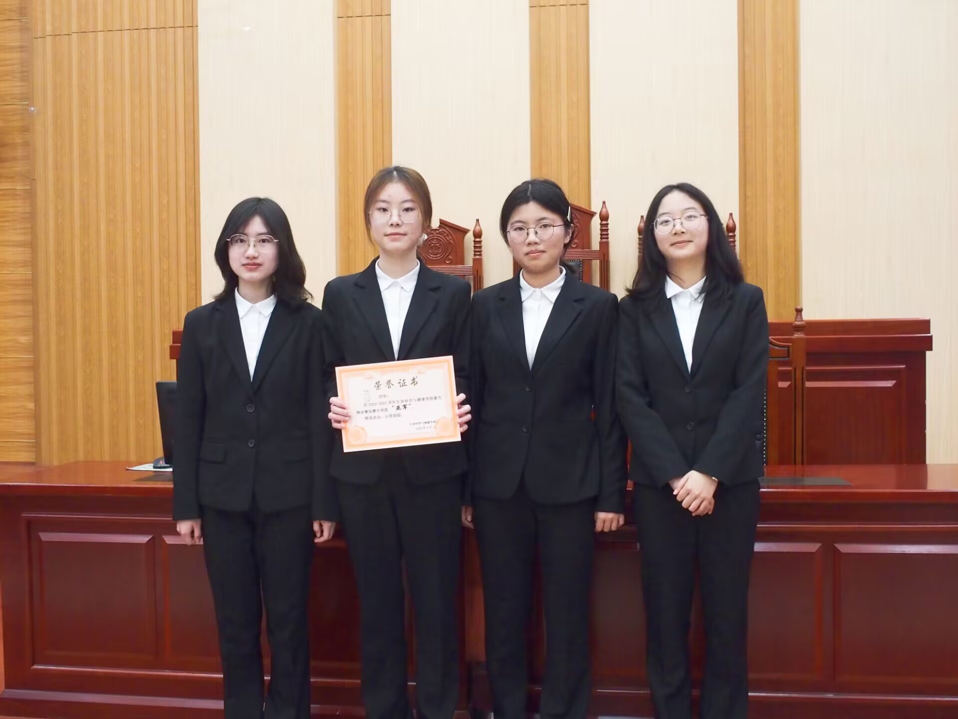 1d12383262e24b3fafa2d105d8a0ff7d.jpg 1d12383262e24b3fafa2d105d8a0ff7d.jpg