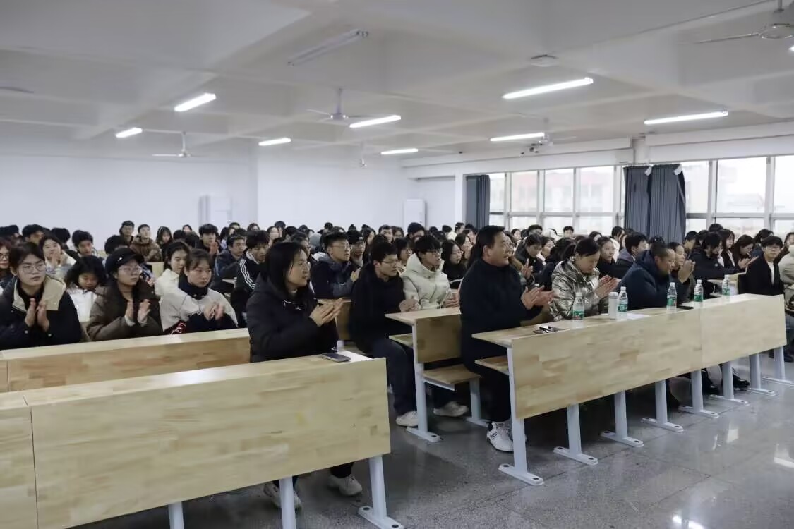 bb7e58f281e243e3873cf66a84e550d7.jpg bb7e58f281e243e3873cf66a84e550d7.jpg